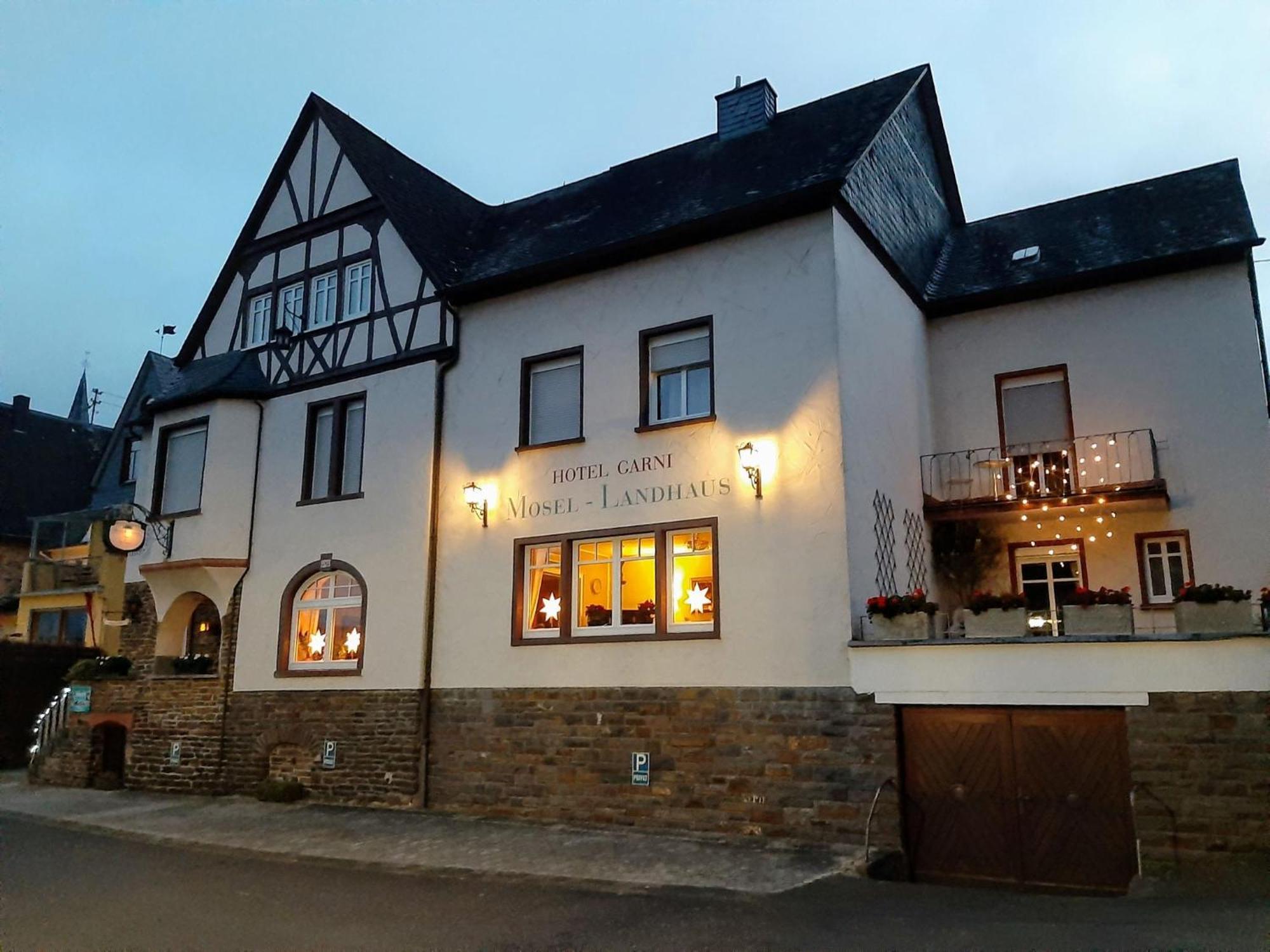 Mosel-Landhaus Am Moselufer B&B Briedern Exterior foto